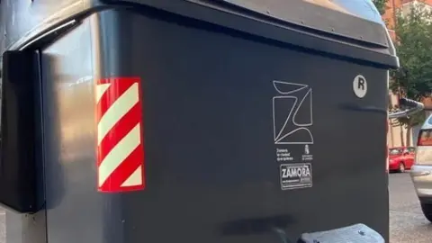 Uno de los nuevos contenedores instalados en la capital