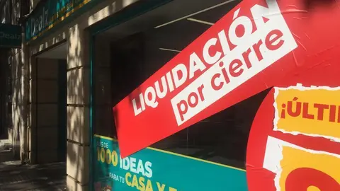 Supermercado Dealz en avenida  Tres Cruces
