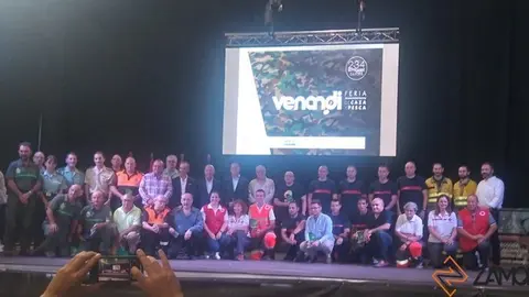 Foto de familia de los homeneajeados