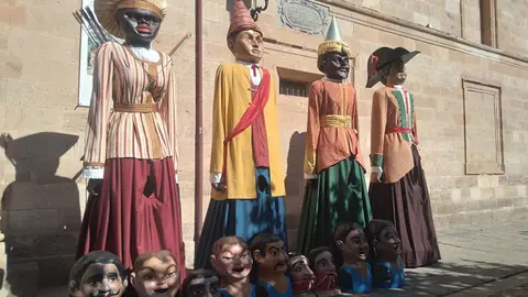 Desfile Gigantes y Gigantillas