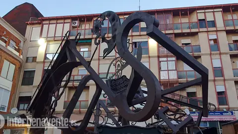Escultura de González Marrón que pasará a colocarse en una de las rotondas de Benavente. Fotografía: Interbenavente.es