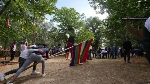 Baile de los pendones en el día de la Virgen de la Alcobilla. Fotografía: INTERBENAVENTE.ES