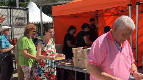 Comida solidaria (36)