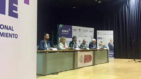 Presentación resultados programa implementación de un sistema para la promoción del envejecimiento saludable en 
población de personas mayores de 65 años