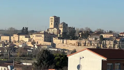 zamora vista lateral