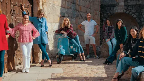 Desfile Marae en el casco antiguo de Zamora para la XXIV Pasarela de la Moda de Castilla y León
