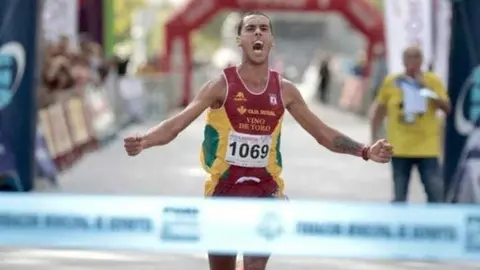 Rubén Sánchez Domínguez (Vino Toro Caja Rural) se impone en la XXXIII Media Maratón de Valladolid