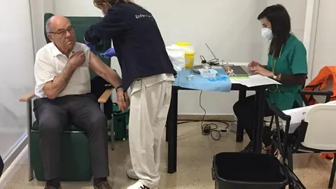 Cuarta dosis de la Covid en la residencia de Los Tres Árboles