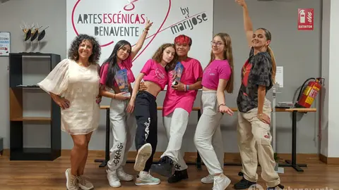 Los benaventanos Sara Hernández y Kervin Siota ganadores en París del primer y tercer premio europeo de Danza Urbana