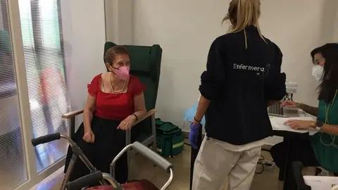 Cuarta dosis de la Covid en la residencia de Los Tres Árboles