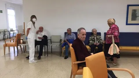 Cuarta dosis de la Covid en la residencia de Los Tres Árboles