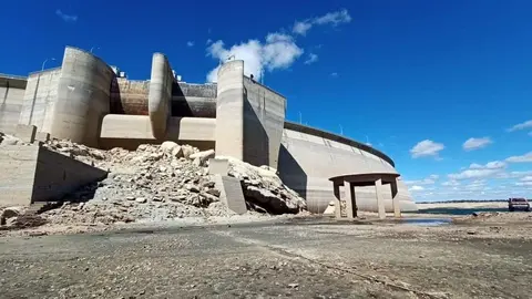 Estado del embalse de Almendra durante el vaciado para enviar agua a Portugal. Fotografía: CEDIDA