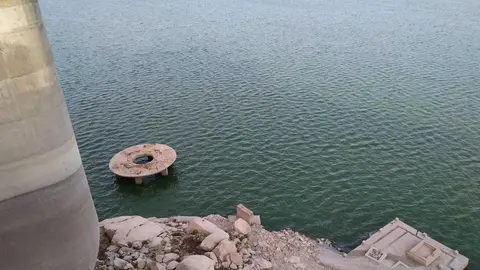 Estado del embalse de Almendra durante el vaciado para enviar agua a Portugal. Fotografía: CEDIDA