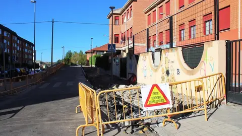 Imagen de archivo de obras en una calle de Zamora