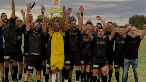 El Venialbo celebra la Supercopa