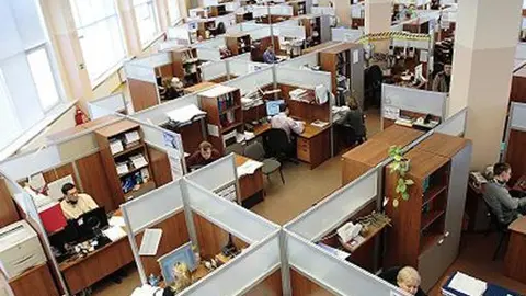 Empleados públicos durante su jornada laboral