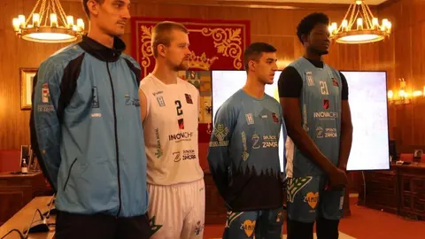 equipación cb zamora