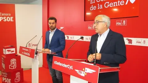 Antidio Fagúndez y José Fernández presentan los PGE en la sede del PSOE en Zamora