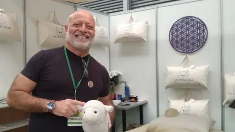 Juan, en el stand de la Feria Ecocultura