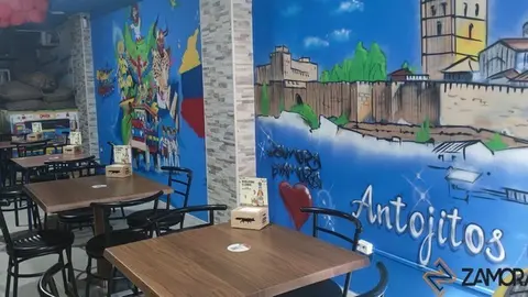 Interior del bar en la Plaza Fernando III