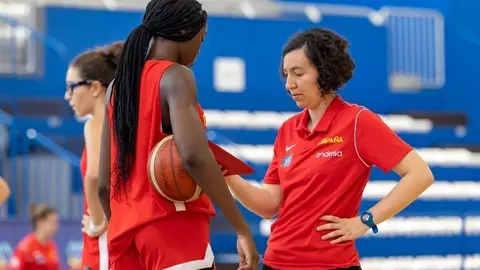 La zamorana Cristina Lázaro durante una de las convocatorias con la Selección Española de Baloncesto
