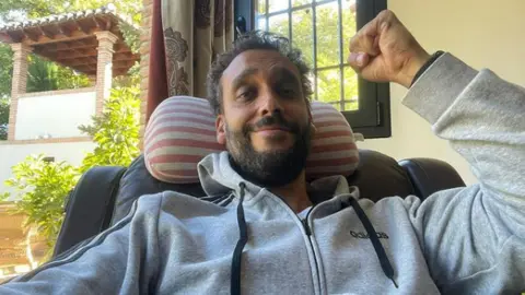 El médico Jesús Candel, 'Spiriman'