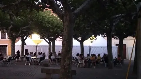 Ciudadanos en una terraza