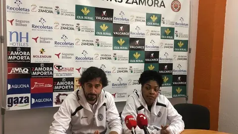 Ricardo Vasconcelos y Nneka. Foto cedida por el CD Zamarat