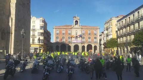 Primera edición de la marcha motera contra la violencia de género. Fotografía: Papanoelada Motera Zamora