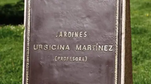 Placa en homenaje a doña Ursicina Martínez