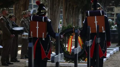 Homenaje militares en el cementerio de Zamora (4)