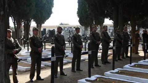 Homenaje militares en el cementerio de Zamora (5)