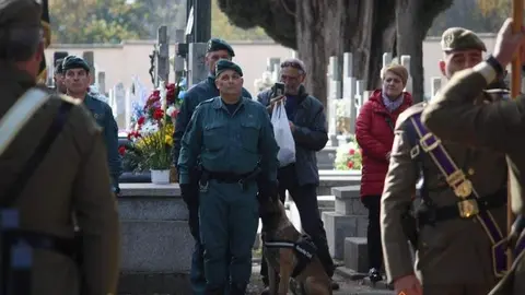 Homenaje militares en el cementerio de Zamora (14)
