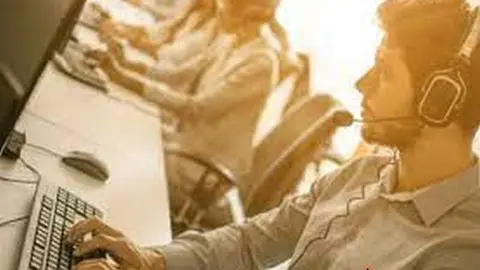 Teleoperadores. Foto Adecco