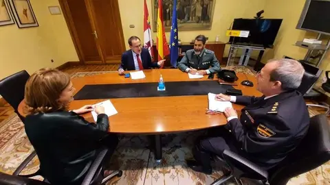 Ángel Blanco preside la reunión con las FCSE