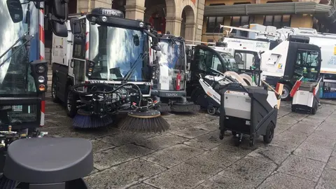 Recogida firmas Presentación del nuevo servicio de de limpieza en Zamora_12