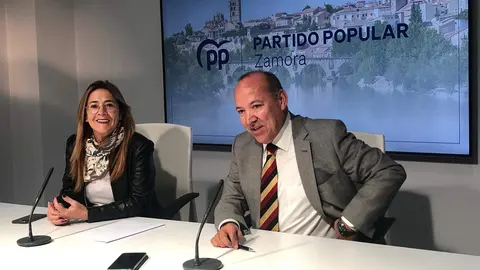 Dimisión de Mayte Martín Pozo