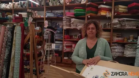 Mariví Lastra en su tienda