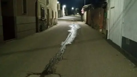 Fugas en la red de abastecimiento de Almaraz de Duero. Fotografía: ACU EL CARBAYAL