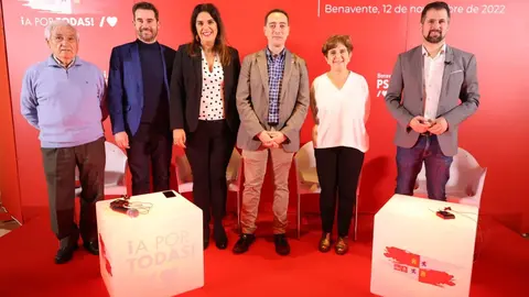 Tudanca y el alcalde de Benavente durante la inauguración del III Foro Municipal de alcaldes/as en la comarca