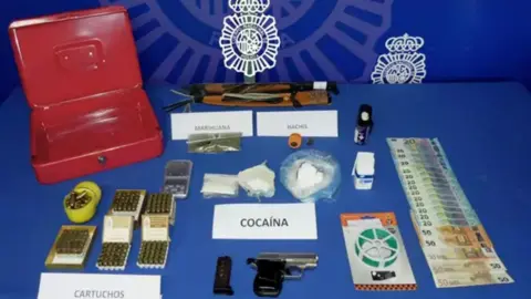 Material intervenido durante la operación. Fotografía: POLICÍA NACIONAL DE SALAMANCA