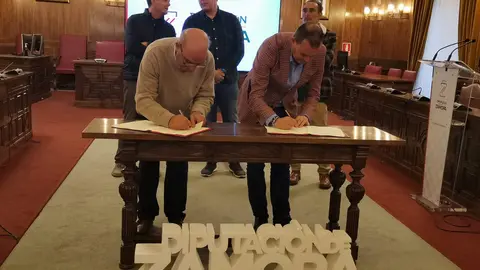 Firma convenio Ribadelago