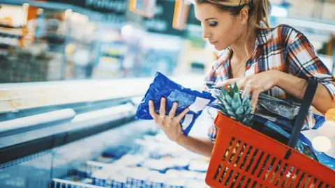 Cesta de la compra. Fotografía de archivo
