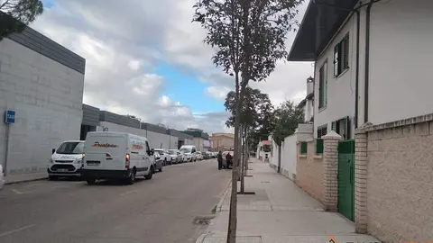 Viandantes en el entorno del Hospital Provincial de Zamora