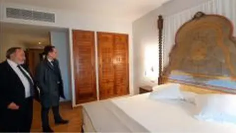 El alcalde de Benavente durante su visita al Parador