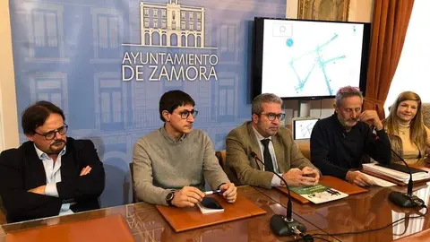 Presentación en el Ayuntamiento de Zamora de los cambios de carga y descarga