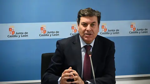 El Consejero de Economía y Hacienda y portavoz, Carlos Fernández Carriedo