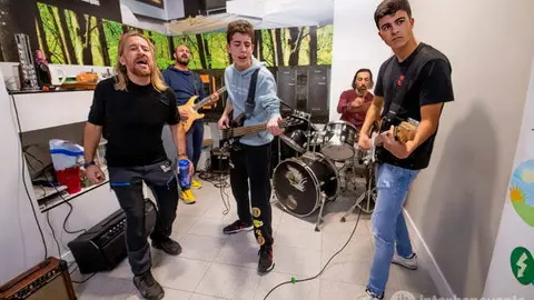 Banda DeRopel. Fotografía: Interbenavente