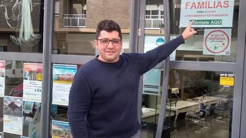 Daniel Hernández Tamame, en l agencia Viajes Sanabria