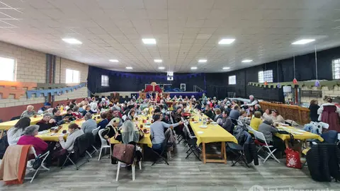 Comida solidaria en Santa Cristina de la Polvorosa. Fotograf&iacute;a: Interbenavente